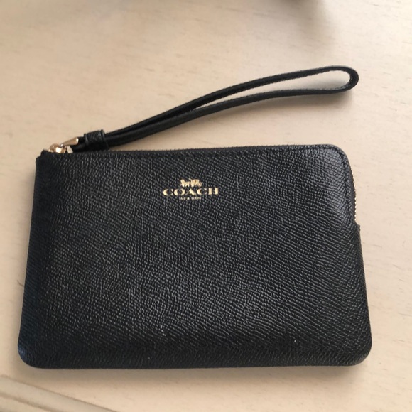 COACH WRISTLET WITH HORSE/CARRIAGE